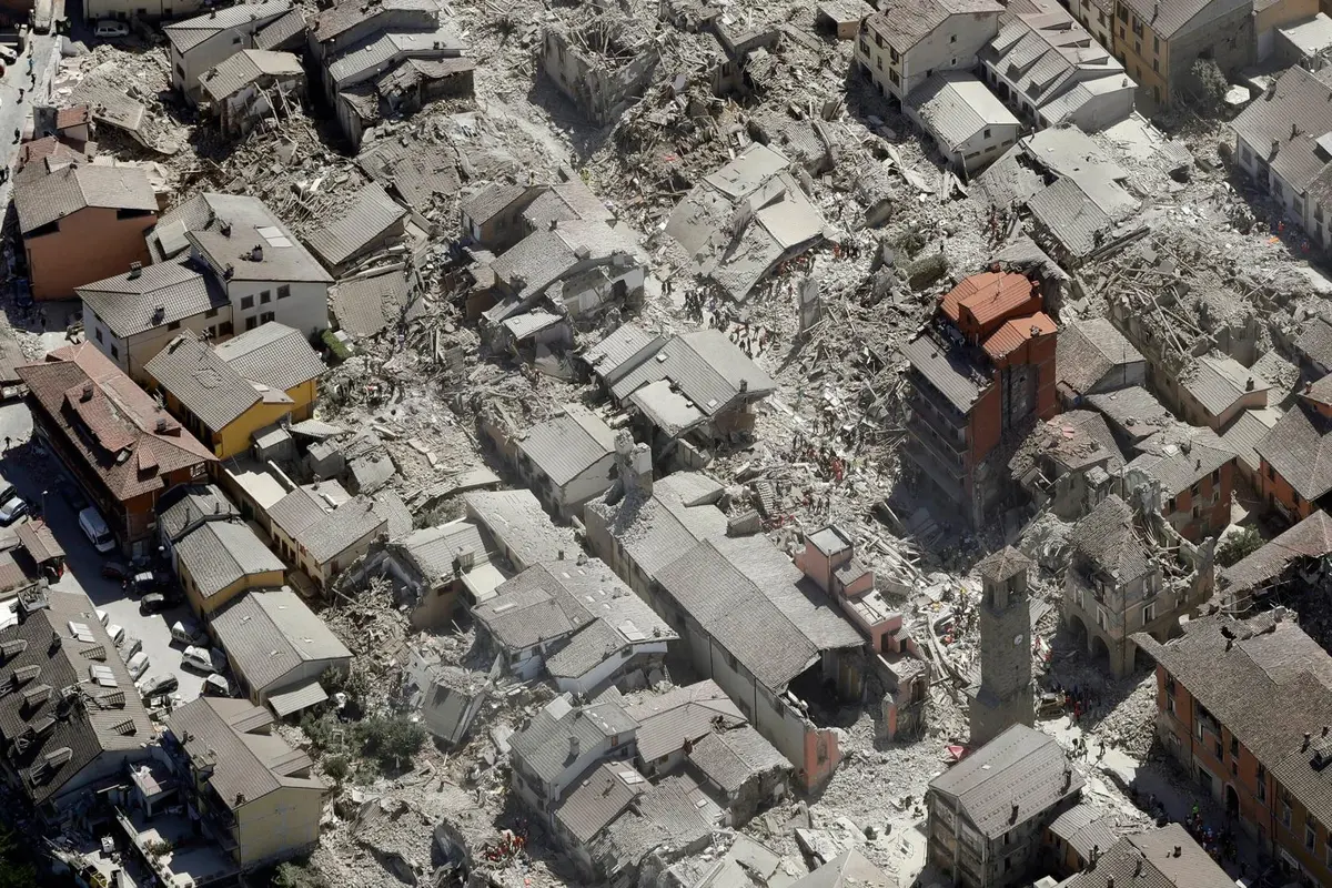 Gempa Italia Membuat Setengah Kota Amatrice Hilang