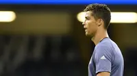 Striker Real Madrid, Cristiano Ronaldo, saat mengikuti sesi latihan di Stadion Cardiff (02/06/2017). Real Madrid akan berhadapan dengan Juventus pada final Liga Champions. (EPA/Gerry Penny)