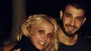 Britney Spears sangat bahagia dengan hubungannya dan dirinya pun melakukan hal yang terbaik. Kini hidup penyanyi ini pun sangat bahagia. (instagram/britneyspears)