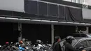 Juru bicara HTI, Ismail Yusanto, mengatakan menaati aturan hukum sehingga untuk sementara menutup papan nama kantor, Jakarta, Kamis (20/7). (Liputan6.com/Faizal Fanani)