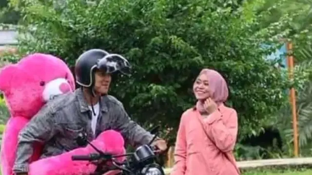 Main Miniseri Bareng, Ini 6 Potret Keseruan Lesty Kejora dan Rizky Billar saat Syuting