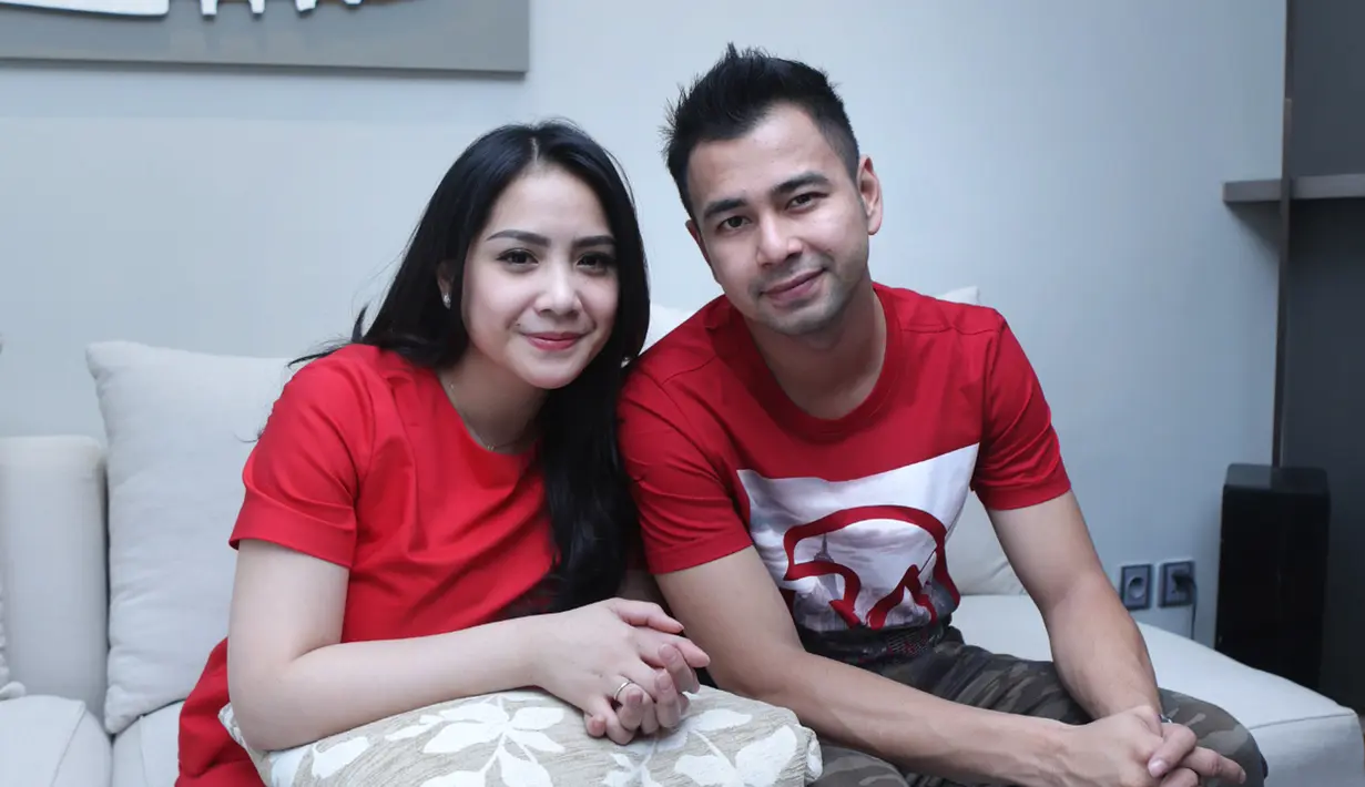 "Jadi bisa sahur sama istri. Abis buka puasa juga bisa sama istri, jadi lebih banyak waktu sama keluarga," jelas Raffi. (Galih W. Satria/Bintang.com)