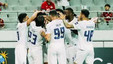 Marc Klok (23) dan para pemain Persib Bandung merayakan gol yang dicetak oleh Julio Cesar ke gawang FC Seoul dalam laga Grup E AFC Champions League Two 2026/2027 di Seoul World Cup Stadium, Rabu (16/9/2026). (Dok. Persib)