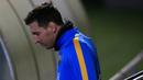 Penyerang Barcelona asal Argentina, Lionel Messi tiba untuk menjalani latihan perdana di tahun 2016 bersama Barcelona. (AFP/Pau Barrena)