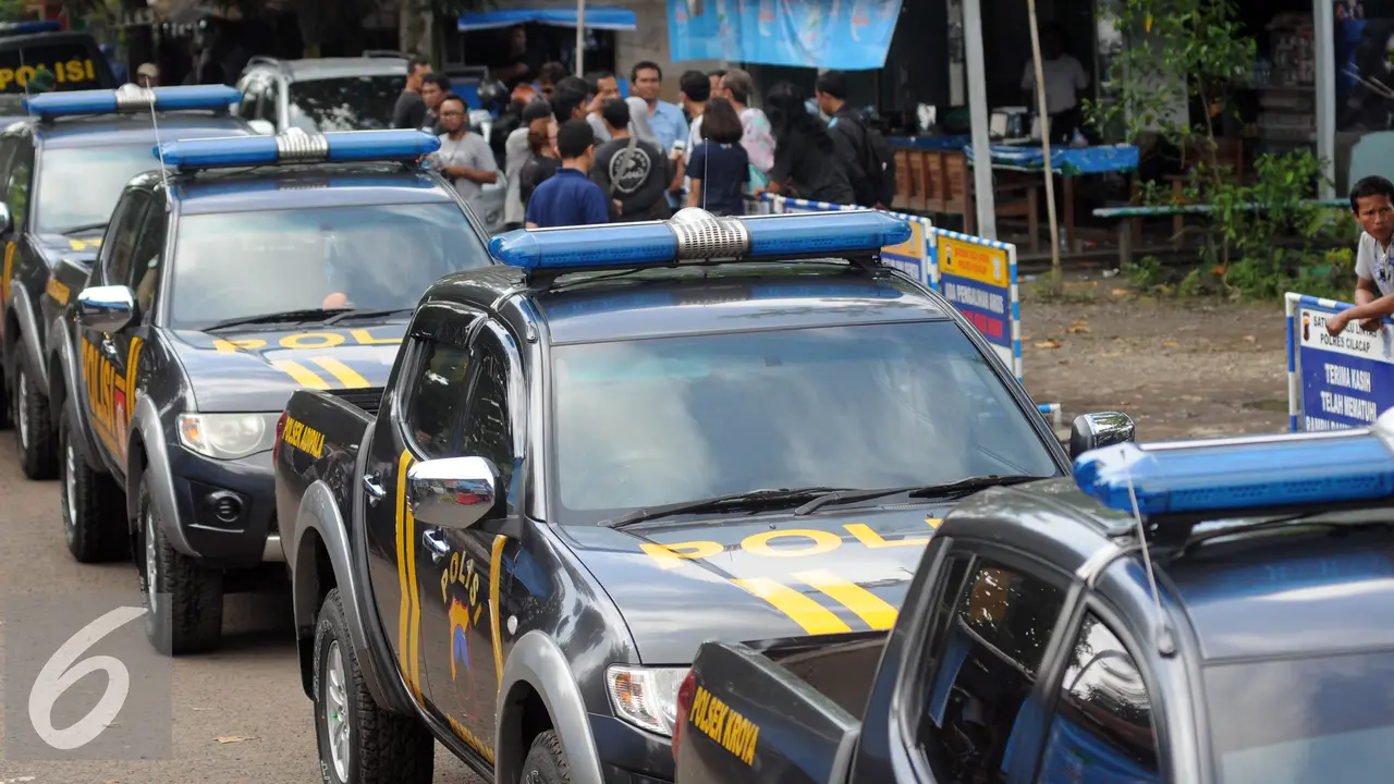 20160727-17 Mobil Taktis Polisi Dikirim ke Nusakambangan-Jateng- Helmi Afandi
