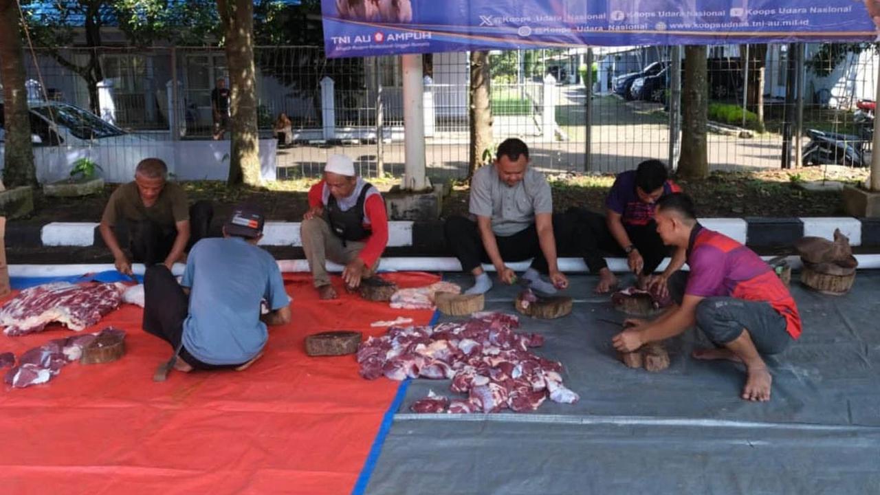 FOTO Koopsudnas Salurkan Semangat Berkurban Lewat 27 Hewan Kurban