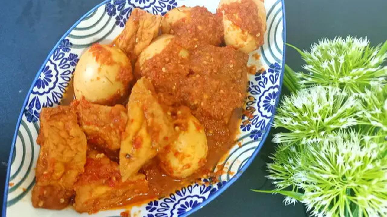Ilustrasi Tahu, Tempe, dan Telur Bumbu Bali