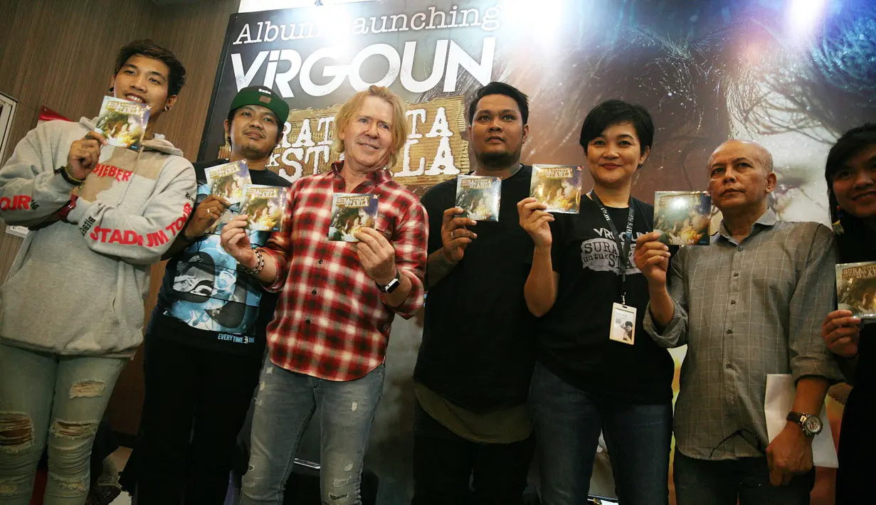 Nama Virgoun mulai menjadi perbincangan setelah meluncurkan single solonya Surat Cinta Untuk Starla. Sukses yang pertama, ayah satu anak itu kembali meluncurkan single keduanya dan mendapat sambutan baik dari masyarakat. (Nurwahyunan/Bintang.com)