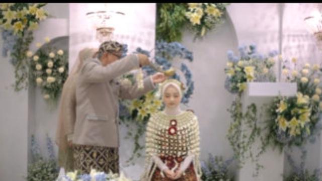 6 Momen Pengajian dan Siraman Calon Istri Bintang Emon, Segera Lepas Masa Lajang