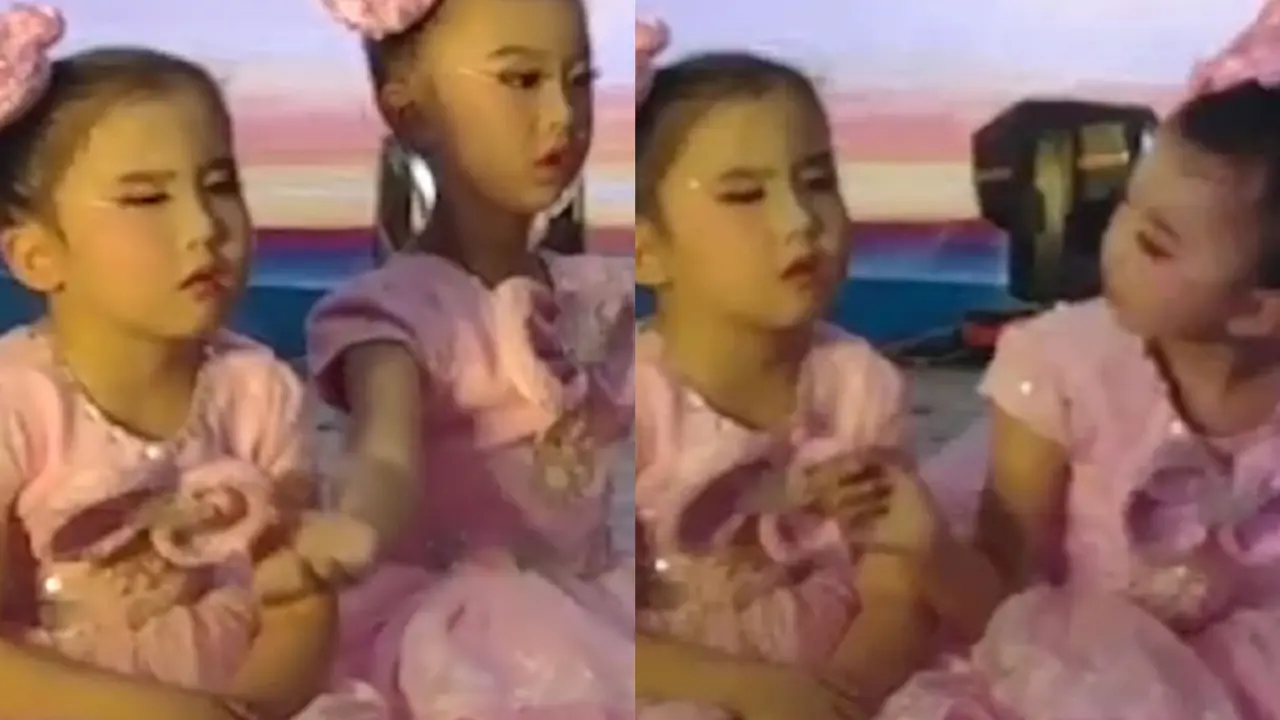 Kocak, Tingkah Polos Gadis Kecil Tertidur di Atas Panggung Saat Sedang Menari.