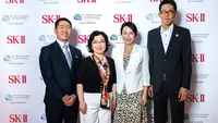 Panel Pakar Sains PITERATM yang pertama kali diadakan di Kongres Dermatologi Dunia [Dari kiri: Dr Gaku Tsuji, Dr Xiang Lei Hong, Dr Wu Yan, Dr Kenji Kabashima]. (Foto: Dokumen/SK-II).