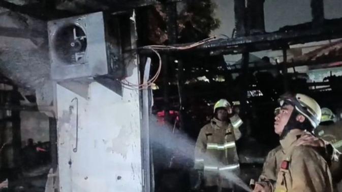 Empat Kios di Cakung Terbakar