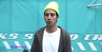 Keputusan Tarra Budiman untuk meninggalkan manajemen CMI mendapatkan respon negatif dari masyarakat. Berbagai tudingan dari mulai pembagian kerja tidak rata, hingga kacang lupa kulitnya hadir dari keputusan Tarra Budiman.