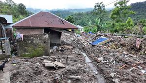 Penyaluran Bantuan Langsung Tunai Kesejahteraan Rakyat (BLT Kesra) kembali digelar pemerintah di berbagai daerah di Indonesia sebagai bagian dari upaya menjaga daya beli keluarga rentan.