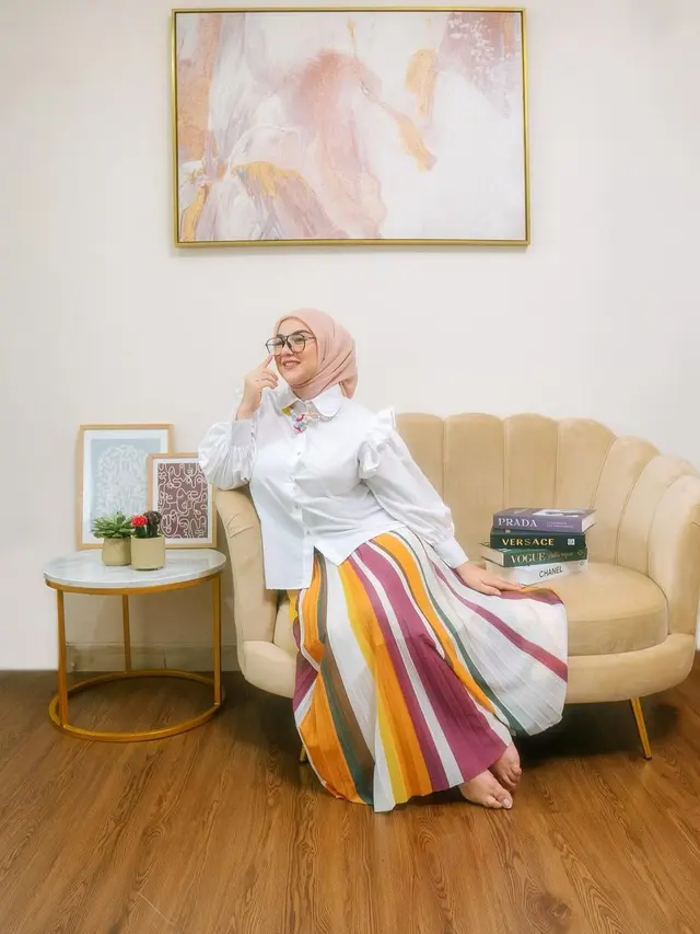 6 Gaya Irish Bella Pasca Melahirkan Anak Kedua, Makin Cantik dan Stylish