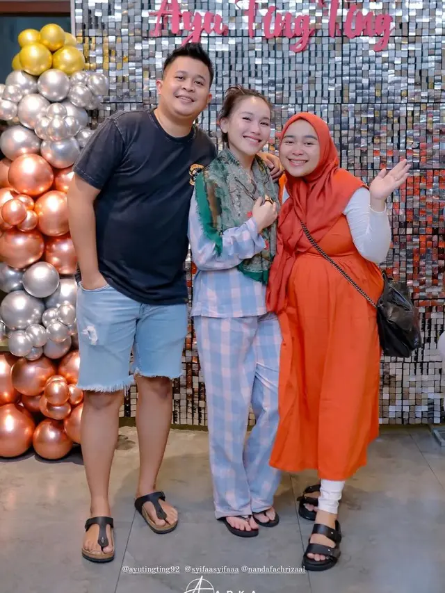 Ayu Ting Ting saat Mendapat Kejutan Ulang Tahun ke-32. [@arka_photographyy]