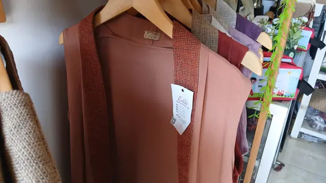 Uniknya Produk UMKM Fashion Goni Asal Kartasura, Sukoharjo, Erlene Handycraft