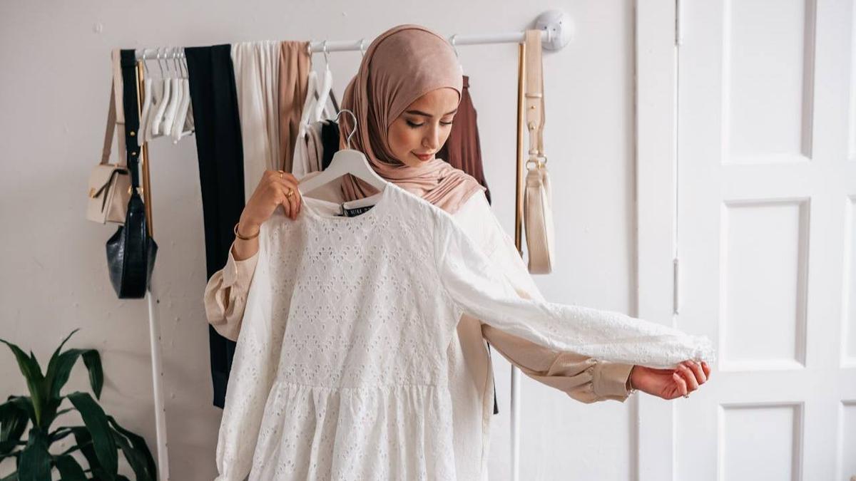 Blouse Kekinian Hijab Friendly untuk OOTD Ramadan yang Stylish, Intip Pilihan Terbaiknya Yuk!