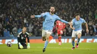 Selebrasi gelandang Manchester City, Bernardo Silva setelah menjebol gawang Bayern Munchen pada laga leg pertama babak perempatfinal Liga Champions 2022/2023 di Etihad Stadium, Manchester, Rabu (12/4/2023) dini hari WIB. (AP Photo/Dave Thompson)