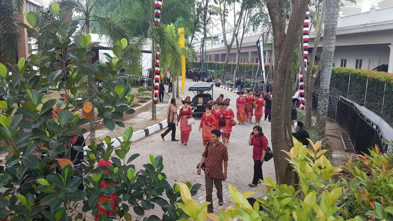 Pesta Adat Kahiyang-Bobby