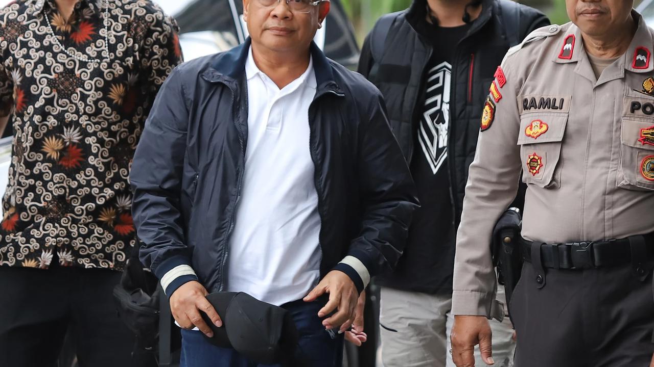 FOTO: Bupati Pati Sudewo Tiba di Gedung KPK Usai Terjaring OTT