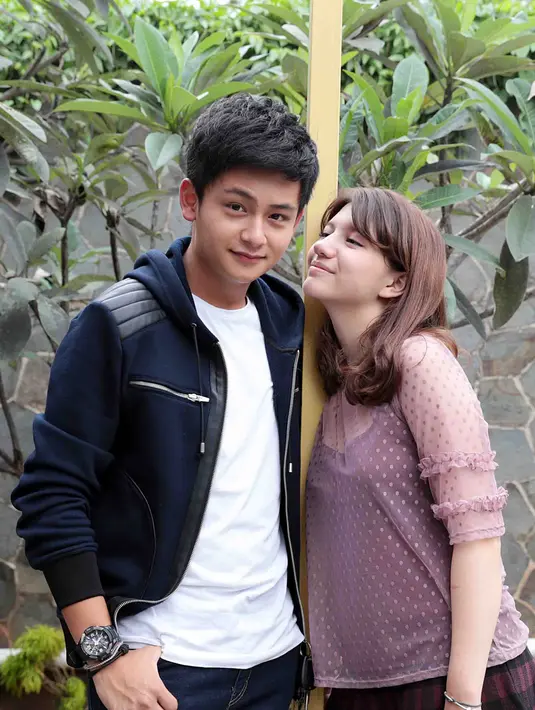 Cassandra Lee dan Randy Martin saat hadir di acara peluncuran aplikasi baru, di Kampung Kemang, Jakarta Selatan, Kamis (16/3/2017). (Deki Prayoga/Bintang.com)