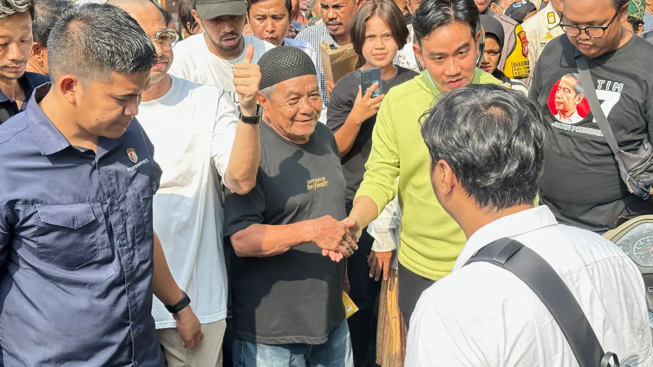 Wakil presiden (wapres) terpilih Gibran Rakabuming Raka blusukan di Ibu Kota