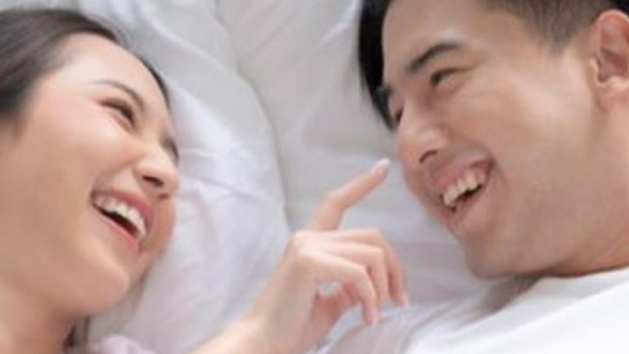 Cara Memulai untuk Mengajak Pasangan untuk Bercinta Malam Ini