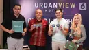 Head of Multibrands RedDoorz Adil Mubarak, Deputi Bidang Industri dan Investasi Kementerian Parekraf Henky Manurung, Property Owner Urbanview Ta-ke Blok M Raditya Bagus Prakosa, dan Travel Enthusiast Marischka Prudence dalam konferensi pers peluncuran Urbanview Hotels di Jakarta. (Liputan6.com)