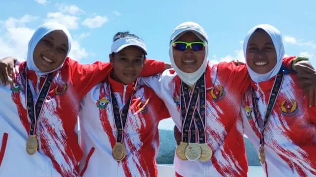 Atlet Sulawesi Tenggara peraih emas di rowing 4 min, (kiri ke kanan), Aulia Ghalib, Nevy Lasmin, Julianti dan Ambarani).(Liputan6.com/istimewa)