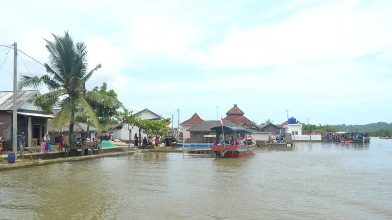 Desa Ini Dikepung Sungai tapi Air Bersih Mahal, Kok Bisa?