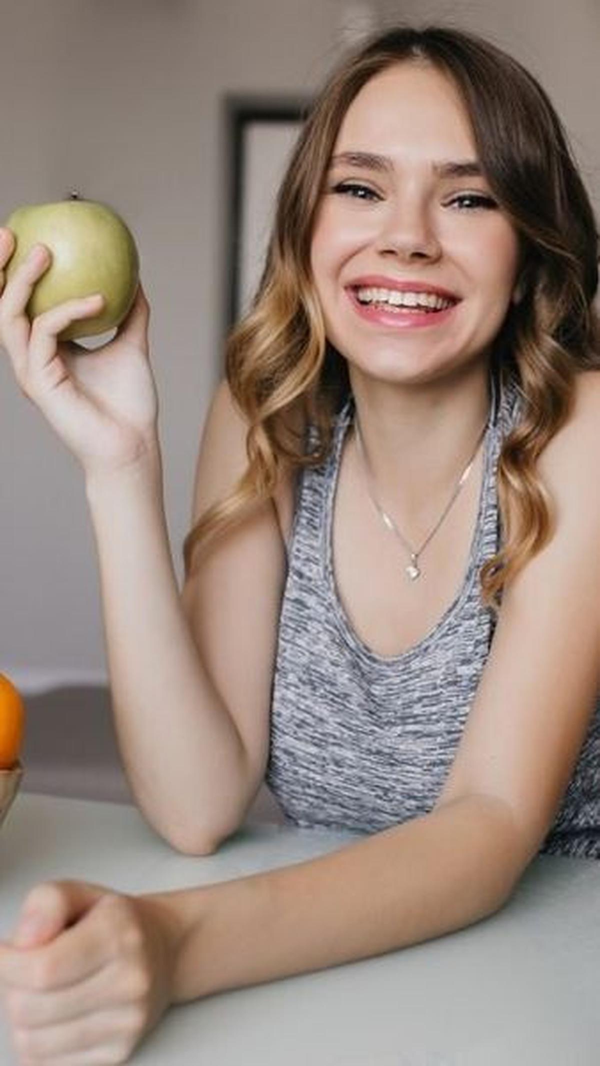 Jangan ragu untuk berkonsultasi dengan ahli gizi atau dokter jika memiliki pertanyaan lebih lanjut mengenai program diet yang aman dan efektif.