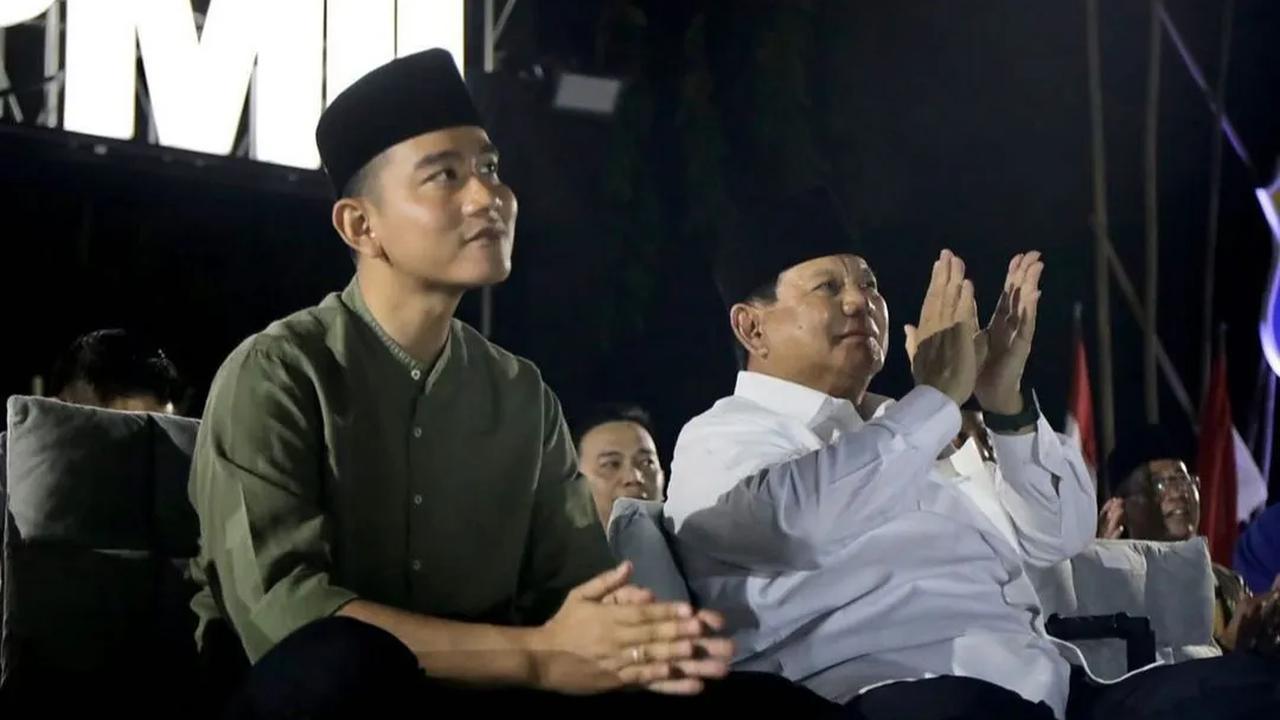Koordinator Divisi Teknis Penyelenggaraan Pemilu KPU RI Idham Holik mengatakan, Prabowo-Gibran akan mendaftarkan diri ke KPU pada Rabu, 25 Oktober 2023, sekira pukul 10.00 WIB.<br>