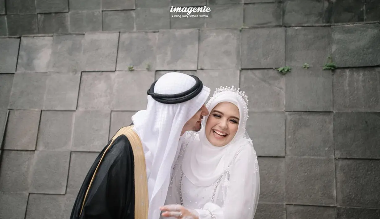 "Kayak kamu di depan aku sama Ima kayak kikuk nggak. Bingung kayak 'ngomong apa lagi ya, ngomong apa lagi ya' kayak gitu. Terus aku nyolek-nyolek Ima kayak 'mah ngobrol mah ngobrol'," ucap Vebby. (Instagram/vebbypalwinta)