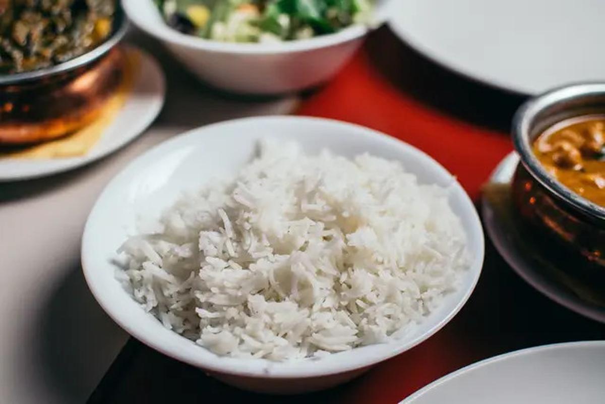 Nasi Terlalu Keras atau Lembek? Ini Cara Memasak Nasi agar Tepat dan Pulen