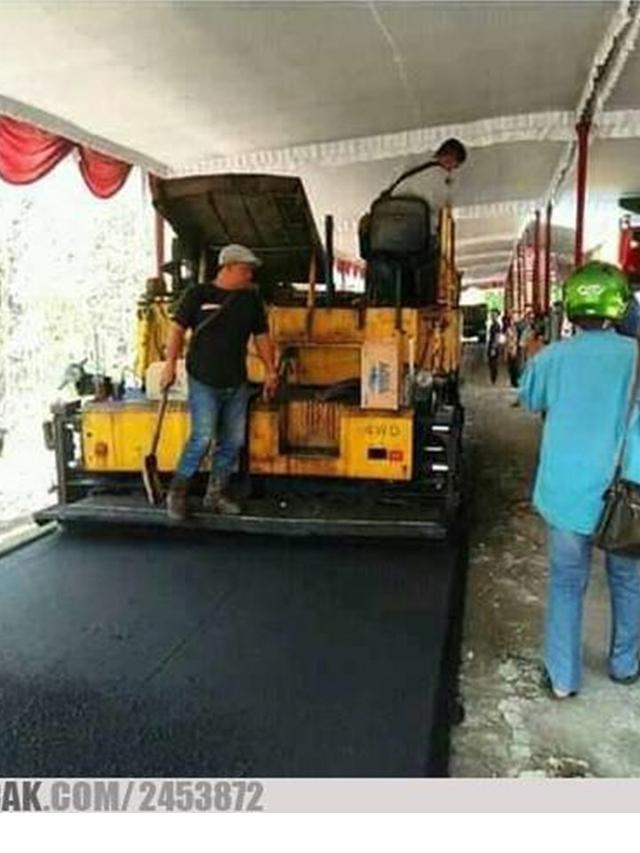 6 Potret Jalanan Aspal Ini Tak Biasa, Nyeleneh Banget