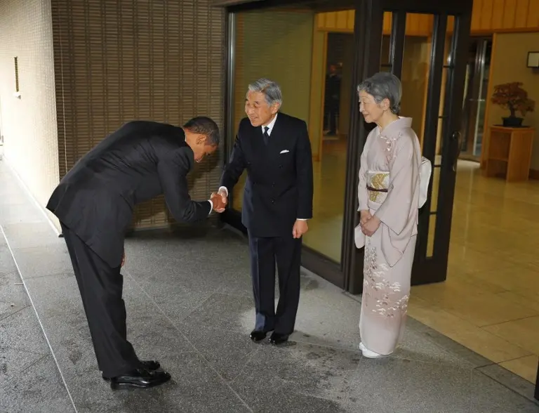 Barack Obama dan Kaisar Akihito tahun 2009 (MANDEL NGAN / AFP FILES / AFP)
