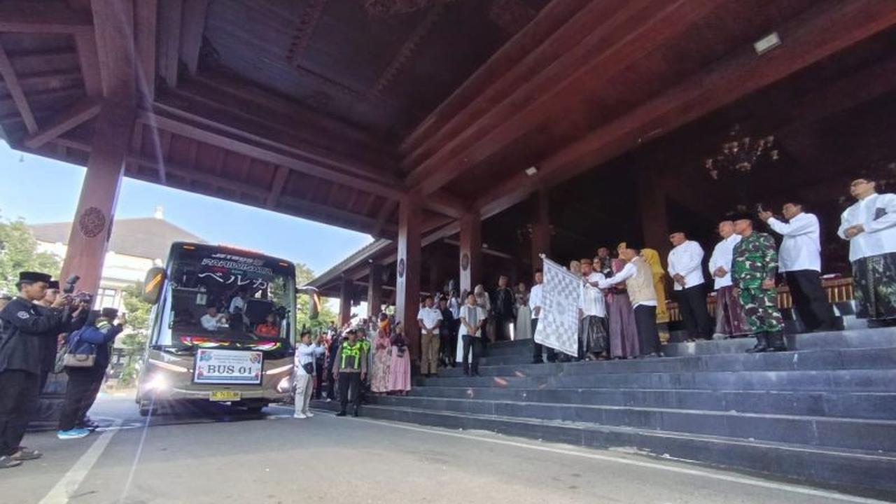 Pemberangkatan Calon Haji Ponorogo: 554 Jamaah Diberangkatkan Menuju Tanah Suci