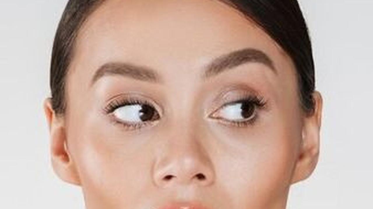 Pakai Jenis Finish Lipstik yang Sesuai dengan Bibir