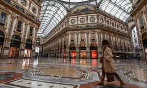 Suasana Galleria Vittorio Emanuele II di Milan, Italia pada 10 Maret 2020. (MIGUEL MEDINA / AFP)