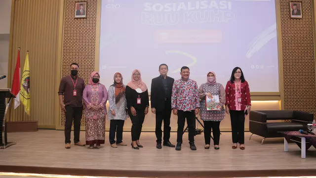 Acara Sosialisasi RUU KUHP, di Surabaya, Selasa (15/11).