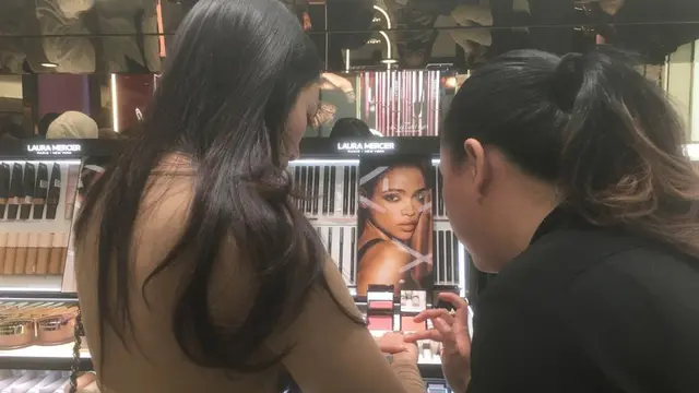 Laura Mercier Buka Toko Pertama di Indonesia, Bedak Tabur Translucent Paling Diburu