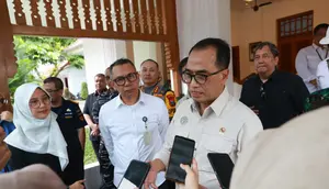 Menteri Perhubungan Budi Karya Sumadi menjelaskan terkait pebangunan Sky Bridge  dari Staisun Ketapang menuju Pelabuhan Ketapang Banyuwangi (Istimewa)