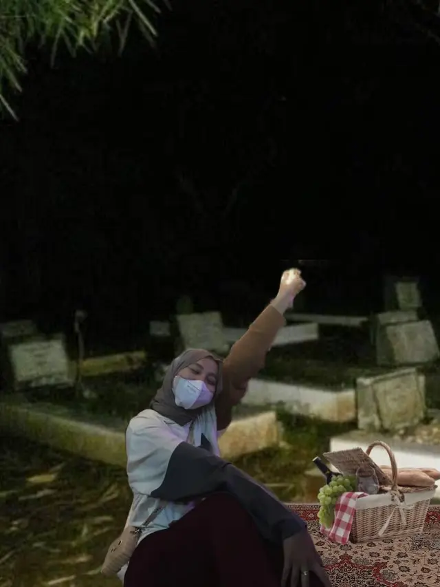 Ingin Sepi di Pasar Malam, 6 Editan Foto Netizen Ini Jadi Pindah Tempat