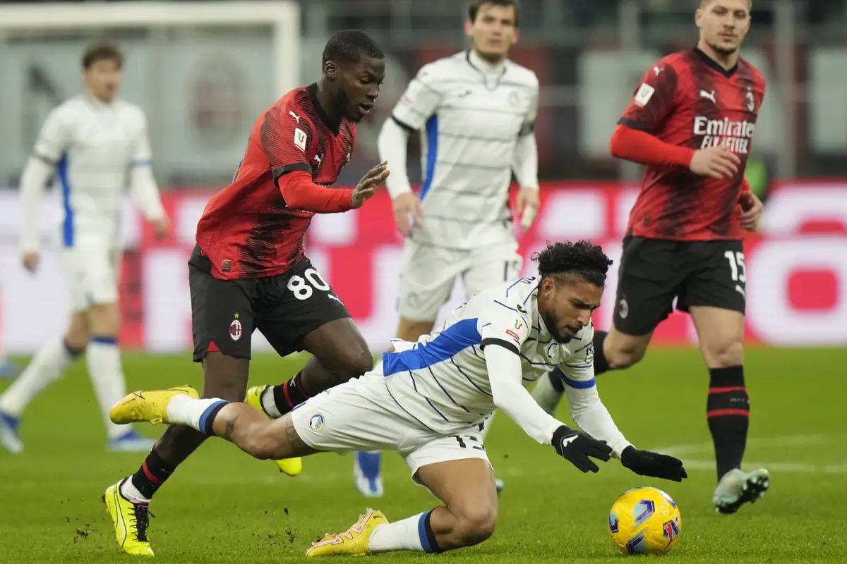 Pemain AC Milan asal Amerika Serikat Yunus Musah