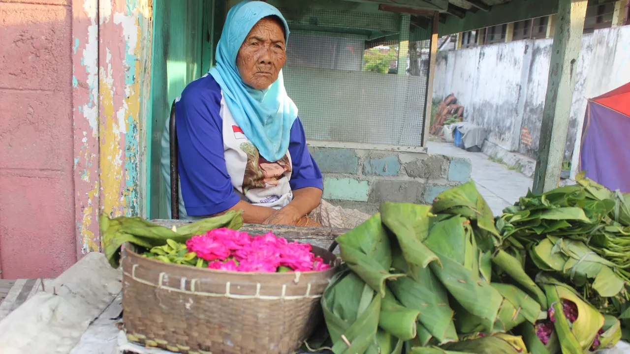 Penjual Kembang Jelang Lebaran