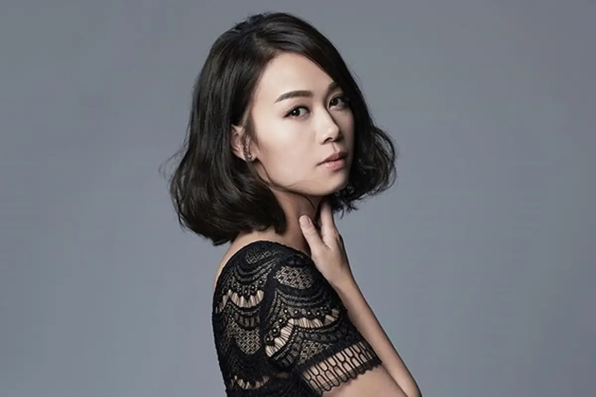 Terseret Skandal Perselingkuhan, Ini 6 Potret Pesona Akrtris Jacqueline Wong