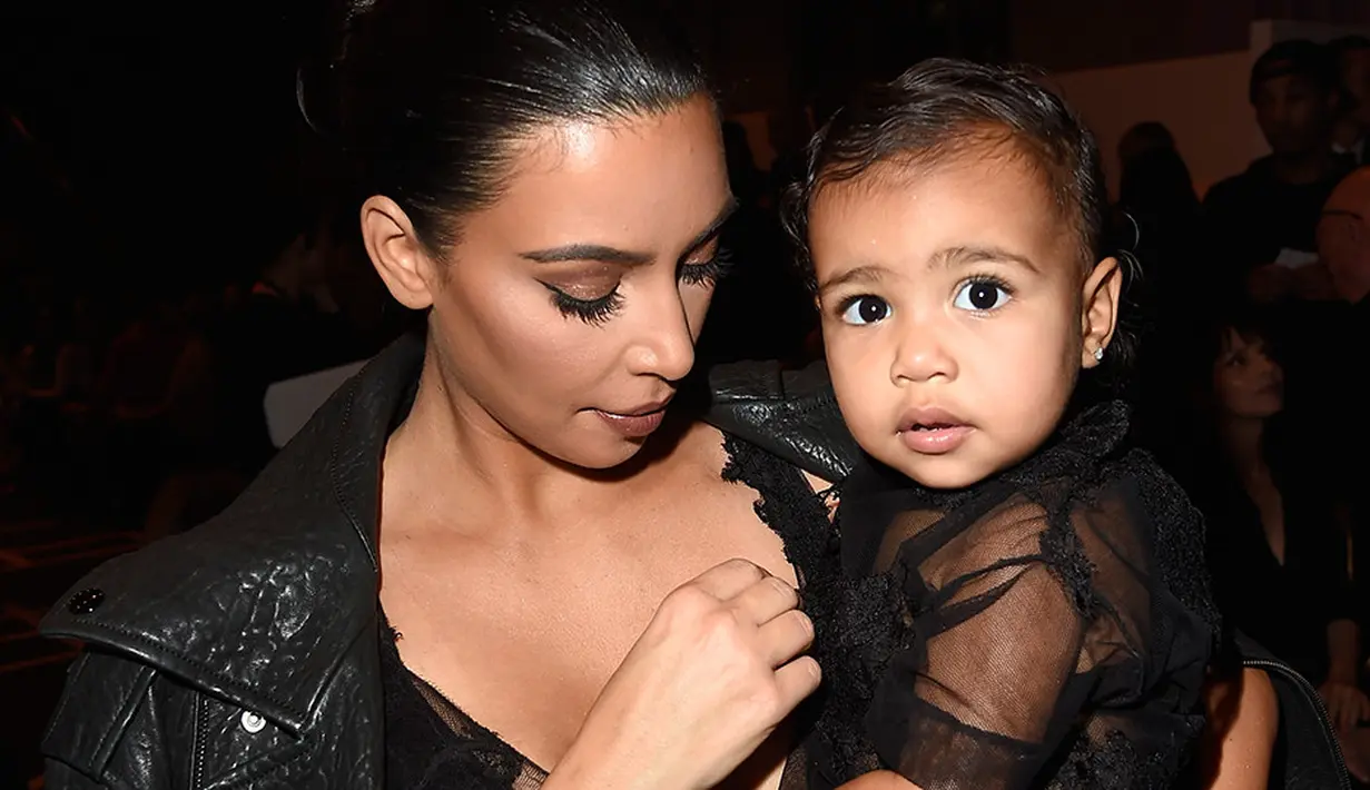 Kim Kardashian merasa takut saat mengetahui dirinya hamil anak pertama, North West. (StyleCaster)