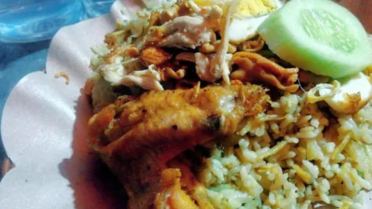 5. Nasi Mawut&nbsp;Sego Resek Prapatan Kasin<br><br><br><br><br>