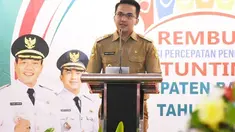 Pemeran sinetron Jin dan Jun ini sekarang memutuskan untuk menjadi politikus. Sahrul Gunawan kerap bagikan momen kegiatannya saat bertemu warga dengan baju dinasnya. (Liputan6.com/IG/@sahrulgunawanofficial)